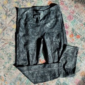 Athleta Grey Swirl Pattern Leggings Ultimate Stash Like New